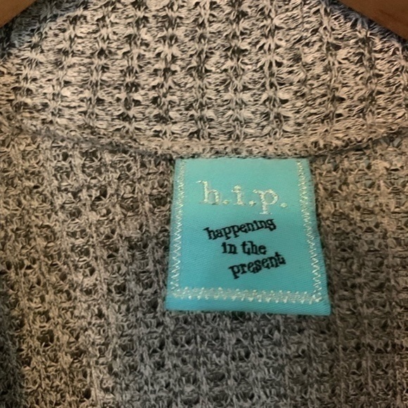 h.i.p. Gray Open Buttonless Cardigan size Small - Picture 3 of 7